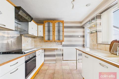 3 bedroom semi-detached house for sale, Green Park Avenue, Cayton, Scarborough