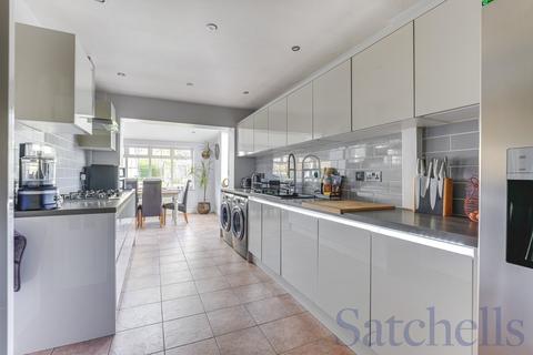 4 bedroom detached house for sale, Swanbourne Close, Biggleswade, SG18