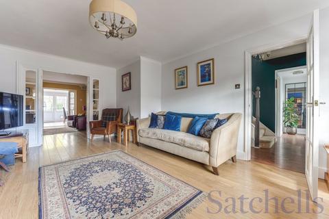 4 bedroom detached house for sale, Swanbourne Close, Biggleswade, SG18