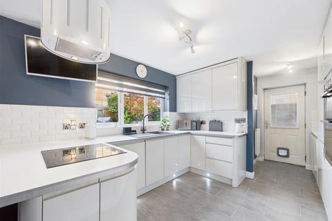 3 bedroom detached house for sale, Santolina Way, Hull