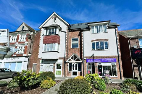 Lymington Road, Highcliffe, Dorset. BH23 5HE