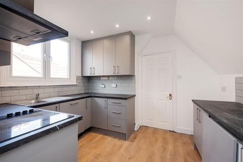 2 bedroom flat to rent, Hanger Lane, Ealing, W5