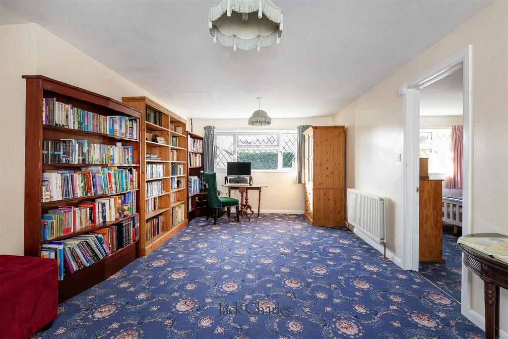 1 Rutherford Way, TN10 4 RH 011.jpg