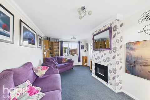 26 Devonshire Road, Scampton, Lincoln, LN1 2UB