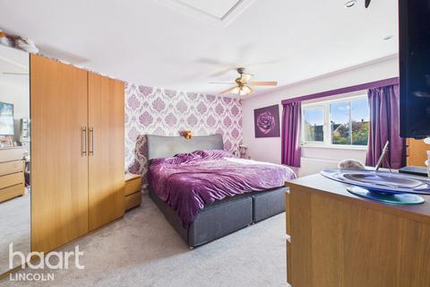 26 Devonshire Road, Scampton, Lincoln, LN1 2UB