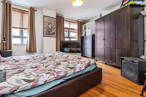 2 bedroom apartment for sale, Blantyre Street, Manchester M15