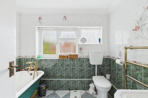 undefined, Roxton Gardens, Croydon