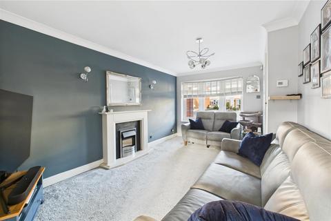 4 bedroom semi-detached house for sale, Puxton Drive, Kidderminster