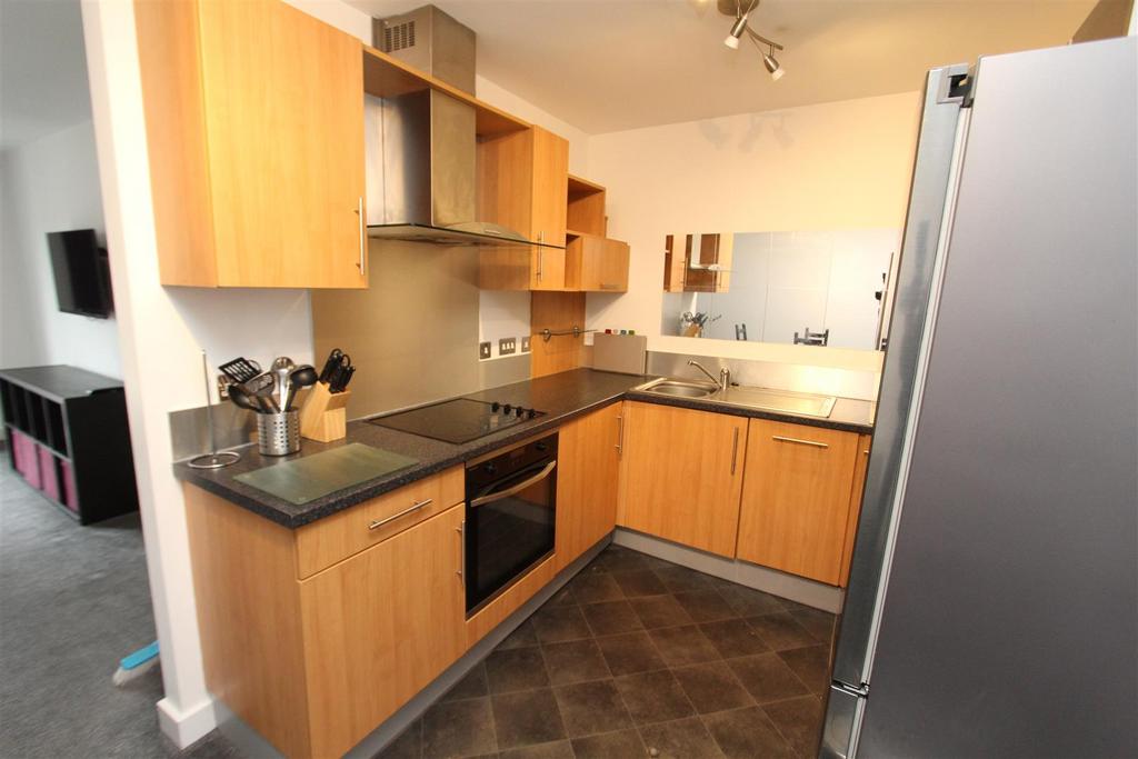 Kitchen2.JPG