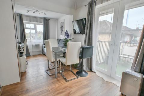 2 bedroom apartment for sale, Whittington Road, Hutton, Brentwood