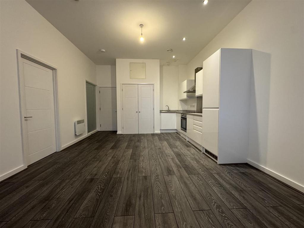 Full Room Pic 6.jpeg