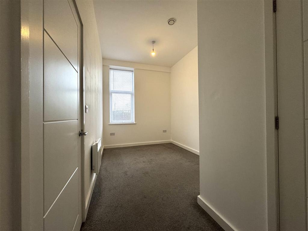 Bedroom 1 Pic 1.jpeg