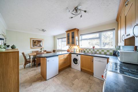 2 bedroom detached bungalow for sale, Birch Way, Warlingham CR6