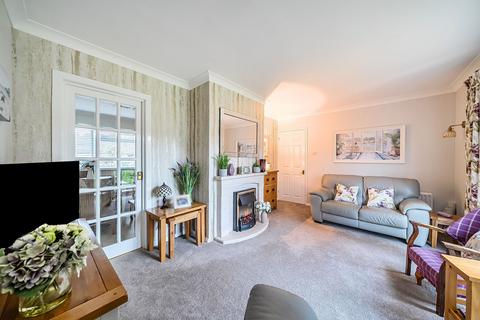 2 bedroom detached bungalow for sale, Birch Way, Warlingham CR6