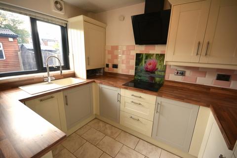 3 bedroom terraced house to rent, Stamford Square, Ashton-under-Lyne, OL6 6QR