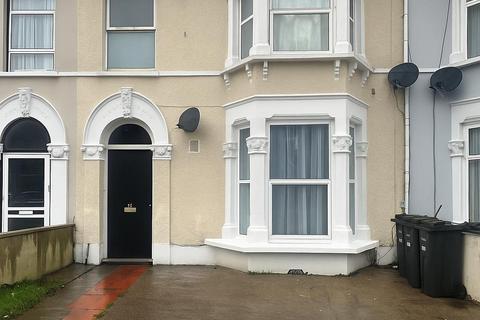 undefined, St Albans Road, Seven Kings, London