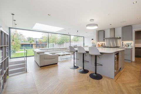 undefined, Carlisle Road, Hampton TW12