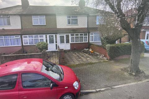 3 bedroom terraced house to rent, Hayes, UB4