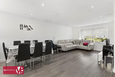 undefined, Lampits, Hoddesdon EN11