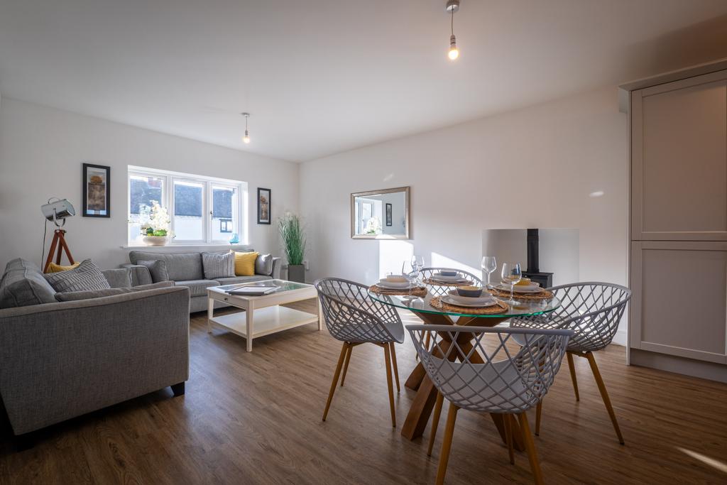 Dining Lounge