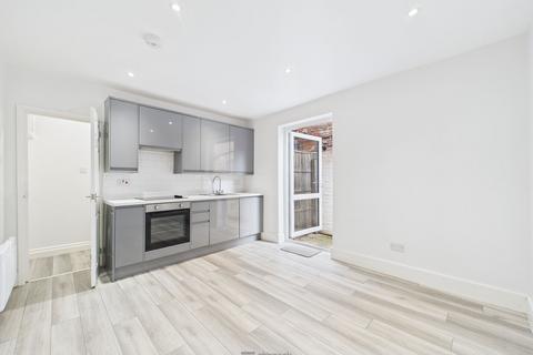 1 bedroom flat for sale, Beach Road, Southsea, PO5