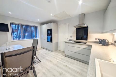 undefined, Stanhope Close, Maidstone