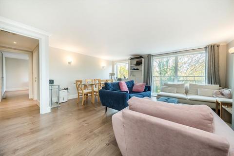 2 bedroom flat to rent, Chiswick High Road, London W4