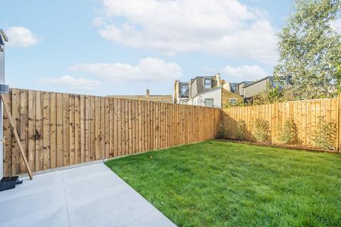 2 bedroom flat for sale, Earlsfield Road, London SW18