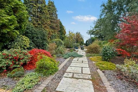 5 bedroom detached bungalow for sale, Rednal Road, Birmingham B38
