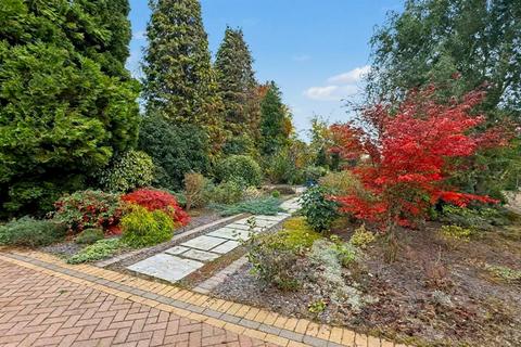 5 bedroom detached bungalow for sale, Rednal Road, Birmingham B38