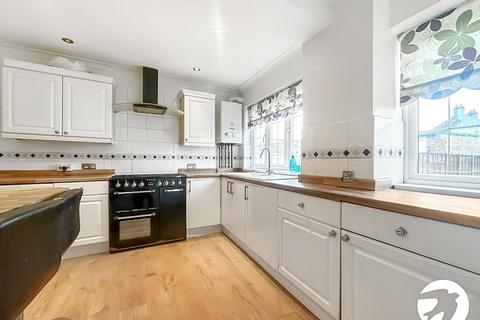 4 bedroom semi-detached house to rent, Farnham Road, Welling, DA16