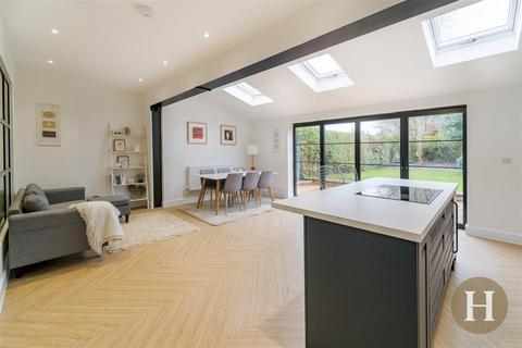4 bedroom end of terrace house for sale, Ravenhurst Road, Harborne, Birmingham, B17