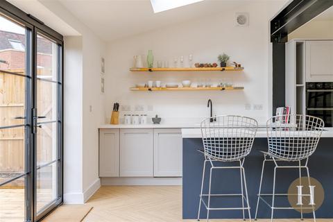 4 bedroom end of terrace house for sale, Ravenhurst Road, Harborne, Birmingham, B17