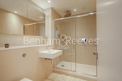 undefined, Pump House Crescent, Kew Bridge West TW8