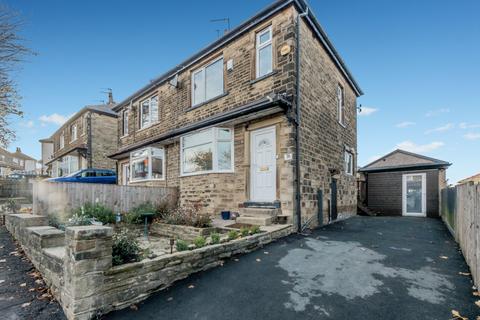 Low Ash Avenue, Wrose, Shipley, BD18