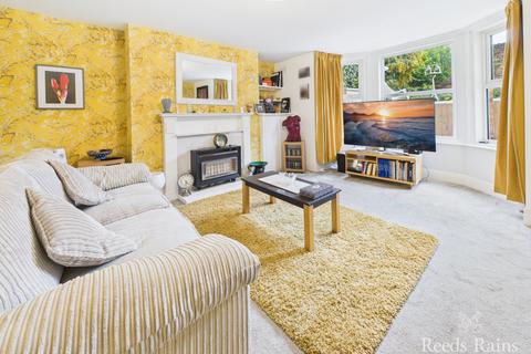 1 bedroom apartment for sale, Grosvenor Crescent, North Yorkshire YO11