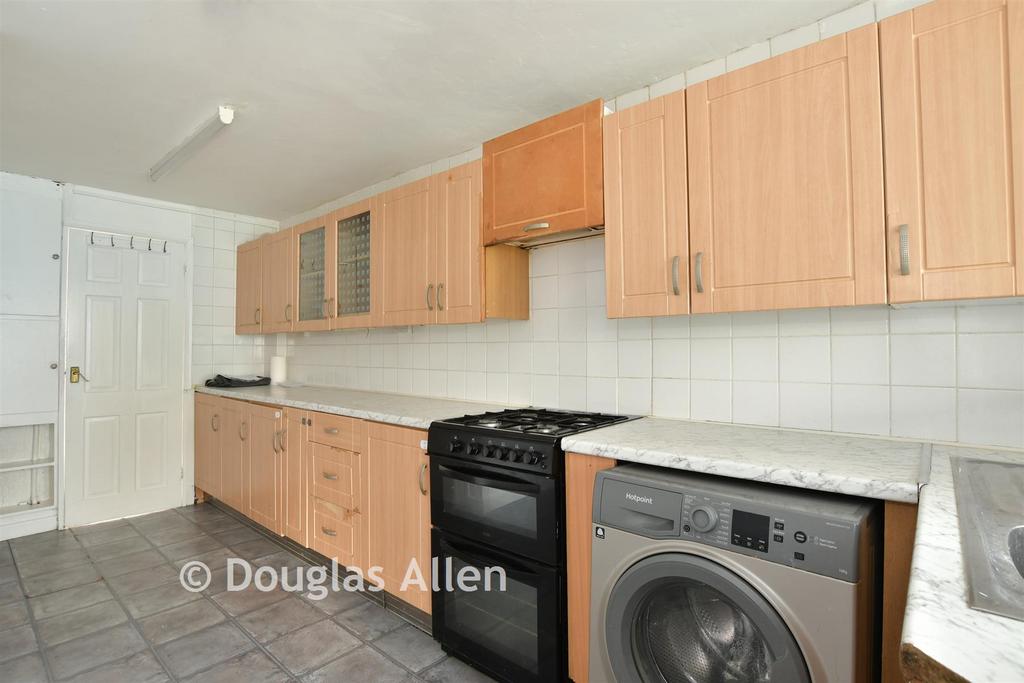 Kitchen/ Breakfast Room