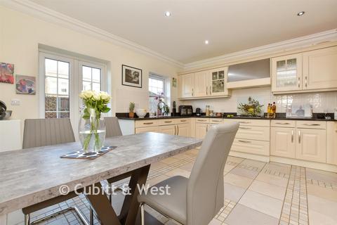 4 bedroom end of terrace house for sale, Brockwell Avenue, Beckenham, Kent