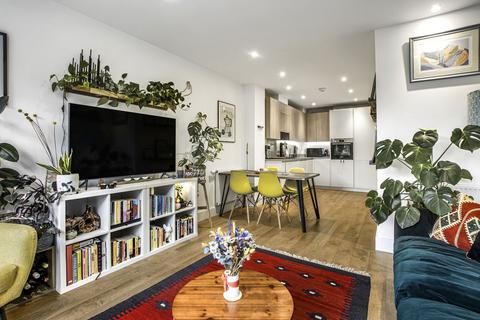 2 bedroom flat for sale, 2 Anderson Square, London E3
