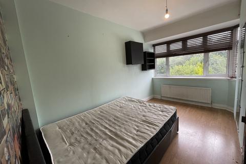 undefined, Woodrow Close, Greenford, UB6