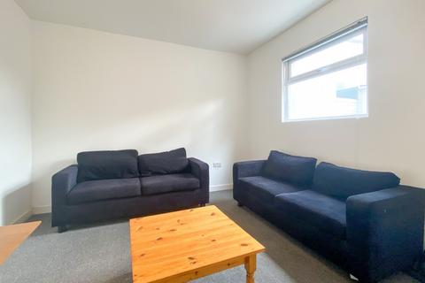 6 bedroom house to rent, Hollingdean Road, Brighton BN2
