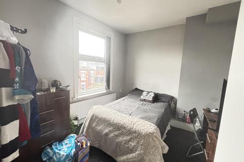 3 bedroom house to rent, Lumley Street, Leeds LS4