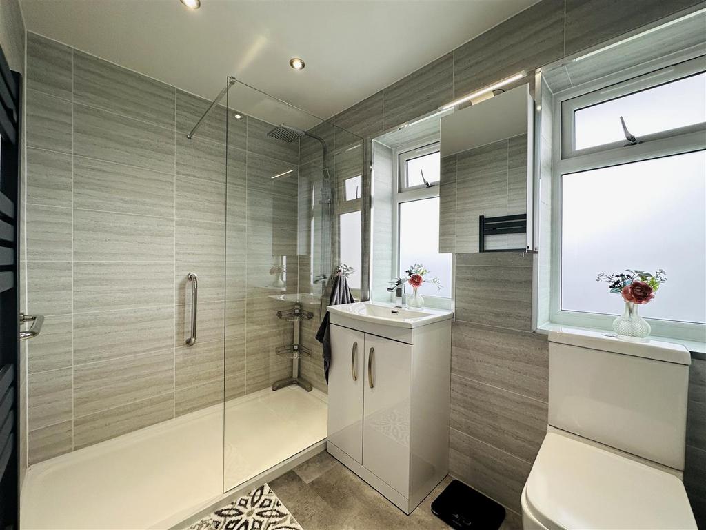 Bathroom .jpg
