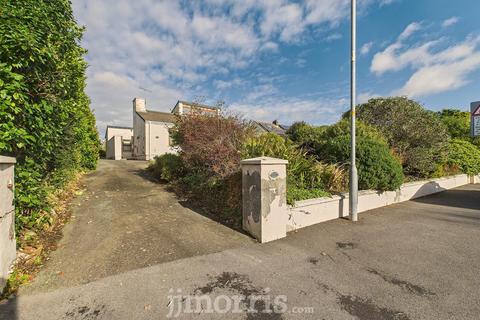 4 bedroom detached bungalow for sale, Church Road, Roch, Haverfordwest