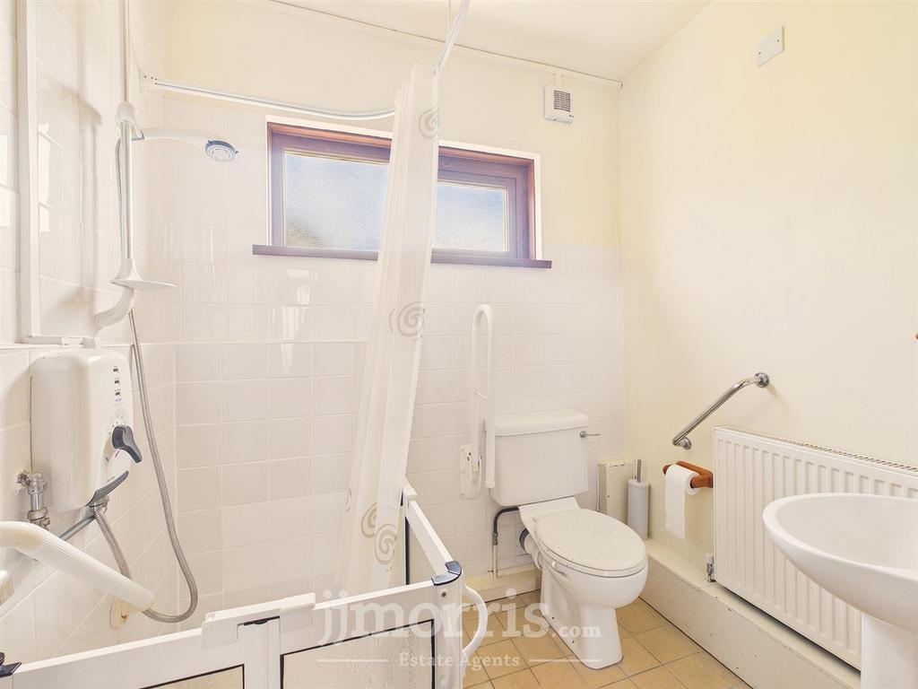 Shower Room 1
