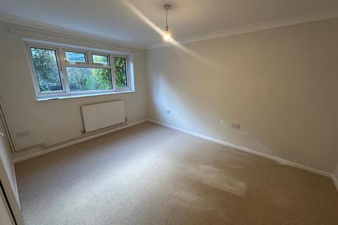 2 bedroom maisonette to rent, Valley Rise, Upper Clatford, Andover
