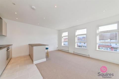 3 bedroom flat for sale, Squires Lane, Finchley, London