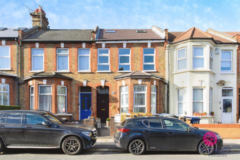 3 bedroom flat for sale, Squires Lane, Finchley, London