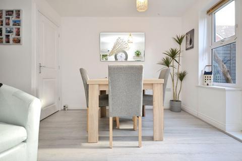 4 bedroom terraced house for sale, Osborne Way, Rose Green, PO21 3FE