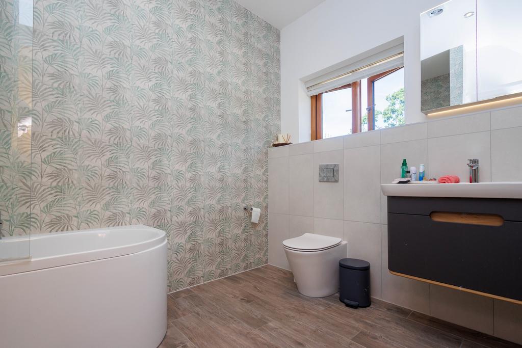 Bed 2 Ensuite